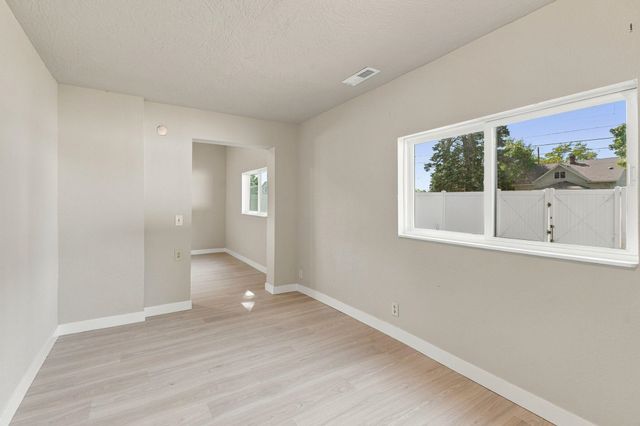 118 W Miller St, Medical Lake, WA 99022