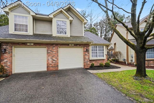 858 Whisperwood Trail, Fenton, MI 48430