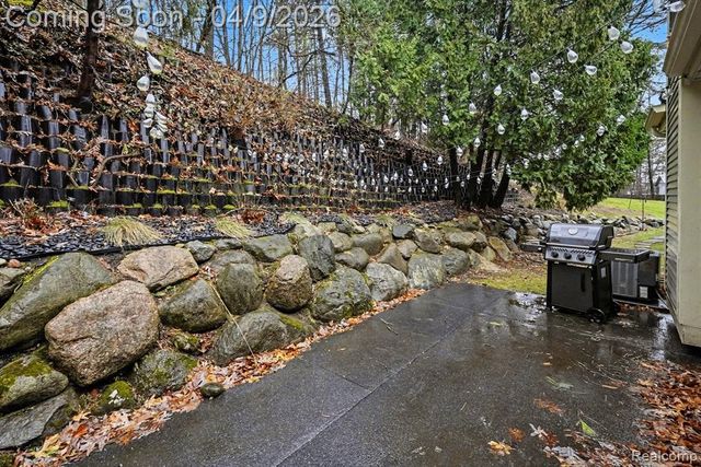 858 Whisperwood Trail, Fenton, MI 48430