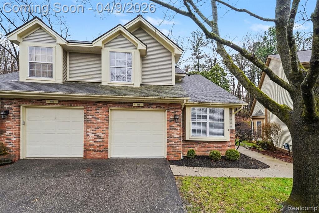 858 Whisperwood Trail, Fenton, MI 48430
