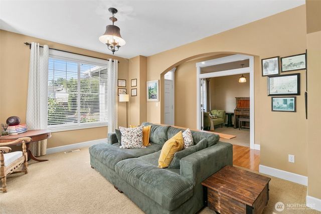 6301 122nd St Ct E, Puyallup, WA 98373