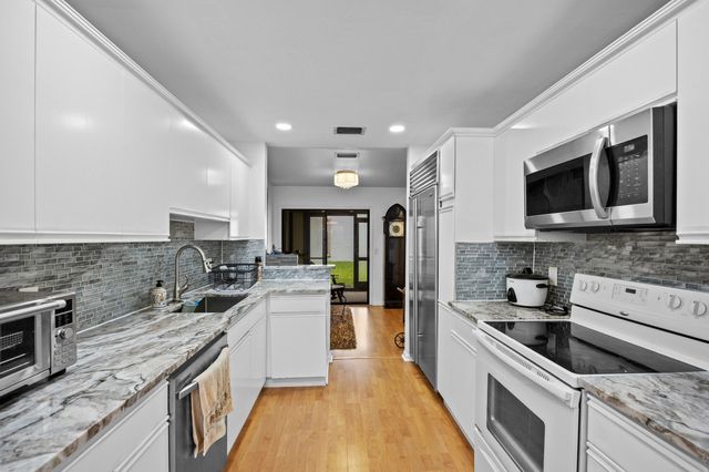 1519 Woodbridge Lakes Circle, West Palm Beach, FL 33406