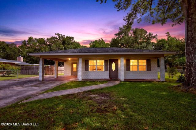 610 Herlihy Street, Waveland, MS 39576