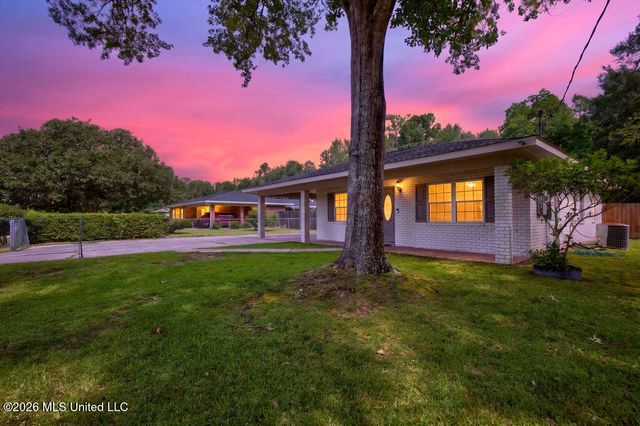 610 Herlihy Street, Waveland, MS 39576