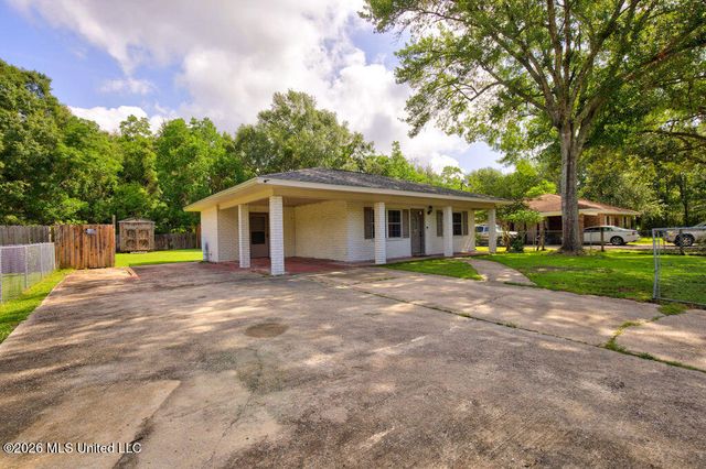 610 Herlihy Street, Waveland, MS 39576