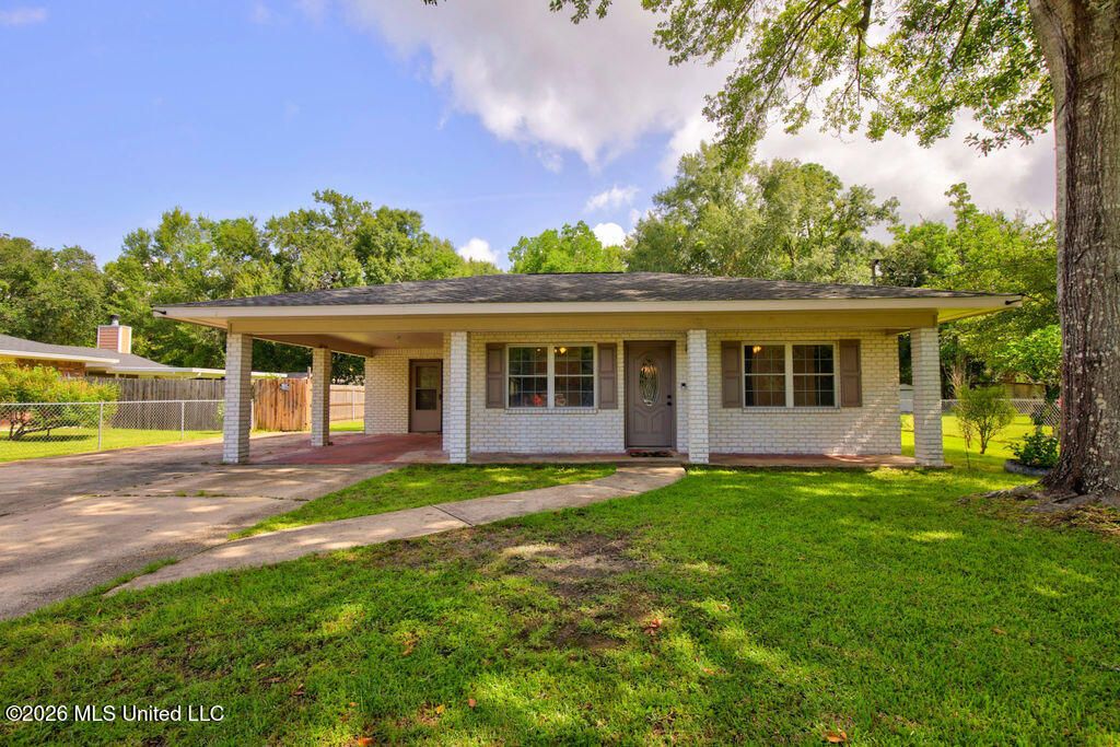 610 Herlihy Street, Waveland, MS 39576