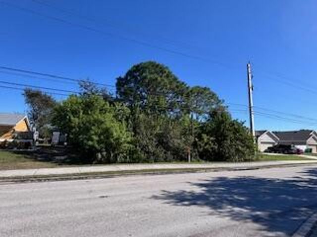 2249 SE Lennard Road, Port St Lucie, FL 34952