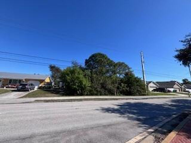 2249 SE Lennard Road, Port St Lucie, FL 34952