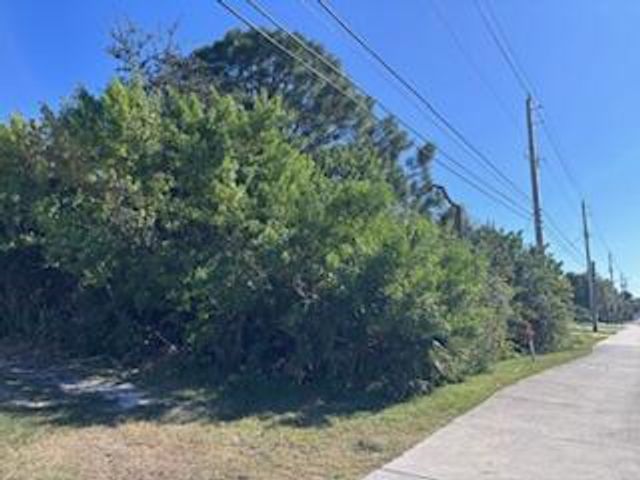 2249 SE Lennard Road, Port St Lucie, FL 34952