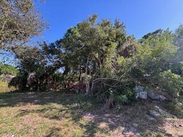 2249 SE Lennard Road, Port St Lucie, FL 34952