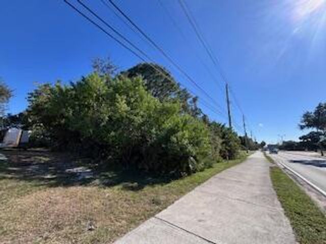 2249 SE Lennard Road, Port St Lucie, FL 34952