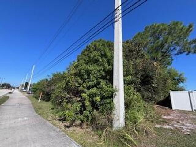 2249 SE Lennard Road, Port St Lucie, FL 34952