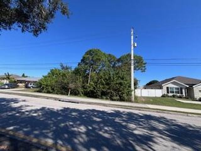 2249 SE Lennard Road, Port St Lucie, FL 34952