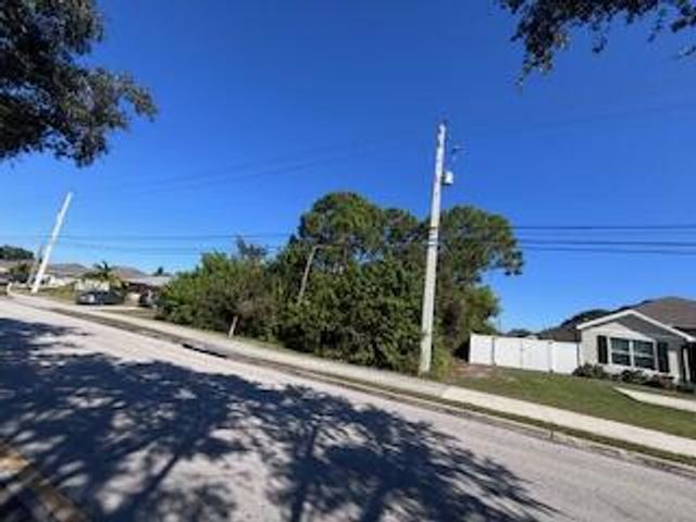2249 SE Lennard Road, Port St Lucie, FL 34952