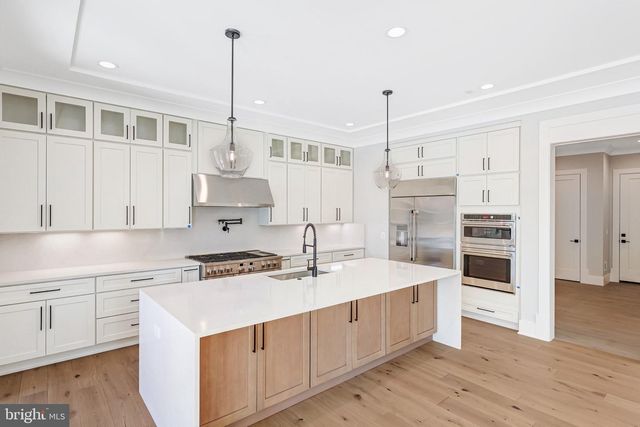 9341 CHESTNUT KNOLLS DR, Fairfax, VA 22032