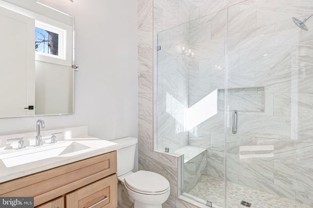 9341 CHESTNUT KNOLLS DR, Fairfax, VA 22032