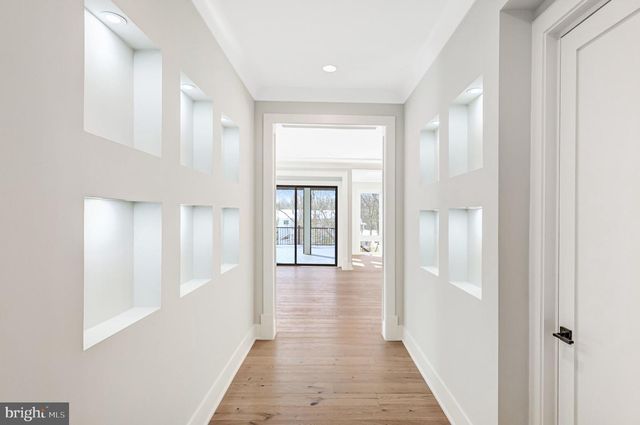 9341 CHESTNUT KNOLLS DR, Fairfax, VA 22032