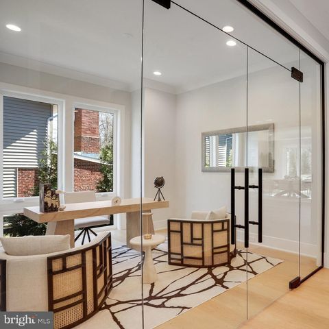 9341 CHESTNUT KNOLLS DR, Fairfax, VA 22032