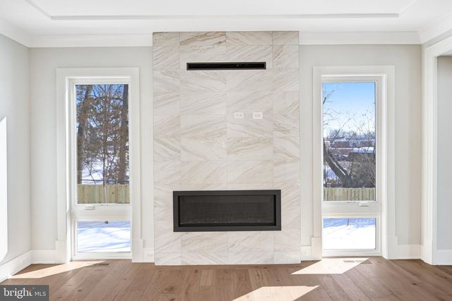 9341 CHESTNUT KNOLLS DR, Fairfax, VA 22032