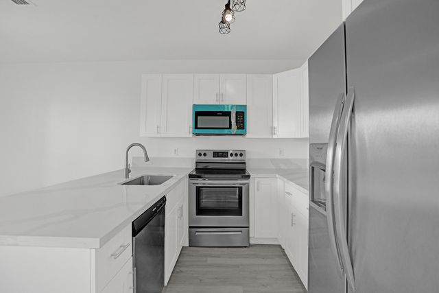 1255 NW 27th Avenue, Pompano Beach, FL 33069