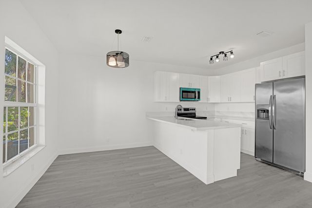 1255 NW 27th Avenue, Pompano Beach, FL 33069