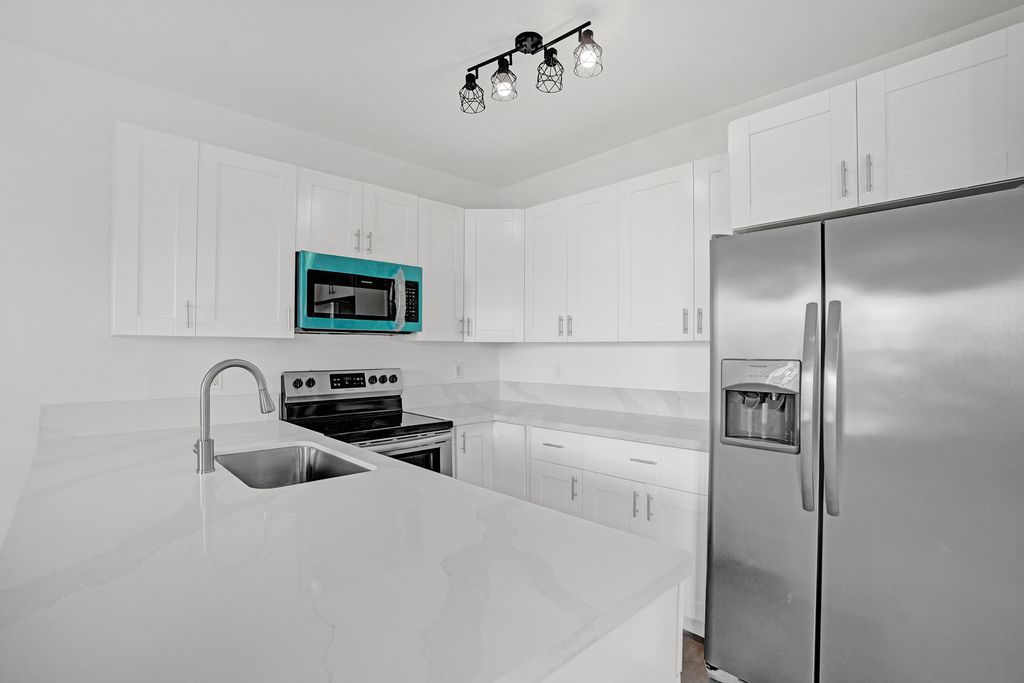 1255 NW 27th Avenue, Pompano Beach, FL 33069