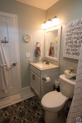 2701 Twin Lakes Dr, Emporia, KS 66801