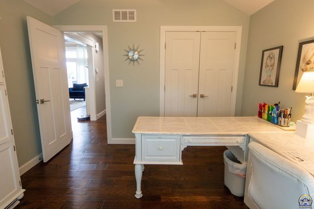 2701 Twin Lakes Dr, Emporia, KS 66801