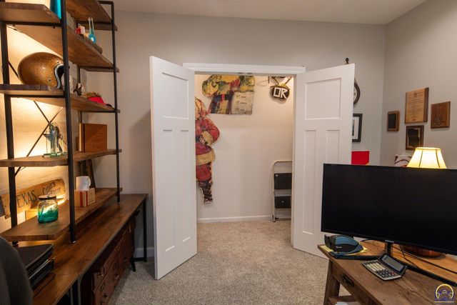 2701 Twin Lakes Dr, Emporia, KS 66801