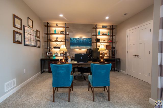 2701 Twin Lakes Dr, Emporia, KS 66801