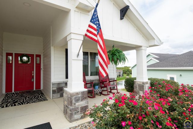 2701 Twin Lakes Dr, Emporia, KS 66801