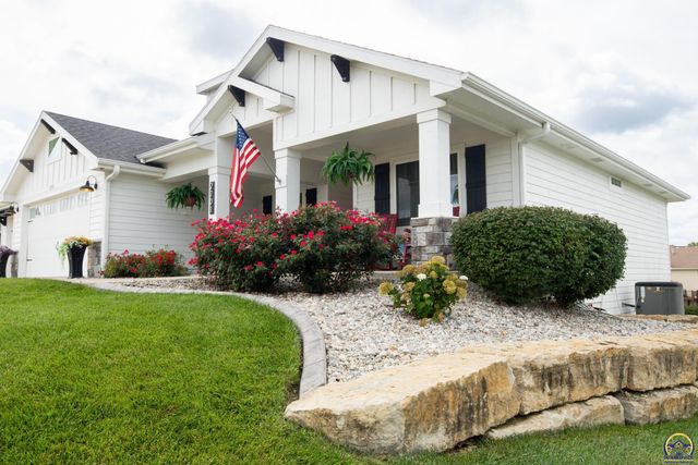 2701 Twin Lakes Dr, Emporia, KS 66801