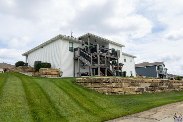 2701 Twin Lakes Dr, Emporia, KS 66801