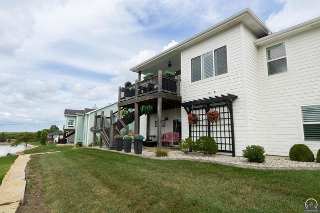 2701 Twin Lakes Dr, Emporia, KS 66801