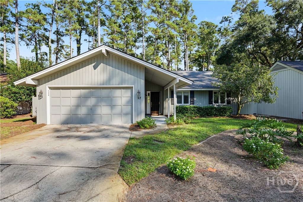 Image 1 of property listing at 27 Village Green Circle, Savannah, GA 31411