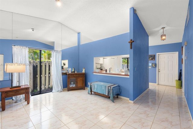 1064 E Lakes Dr, Deerfield Beach, FL 33064