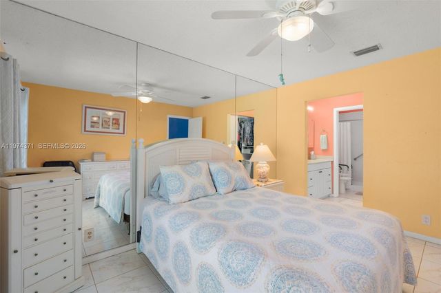 1064 E Lakes Dr, Deerfield Beach, FL 33064