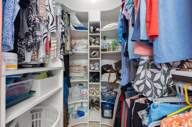 1064 E Lakes Dr, Deerfield Beach, FL 33064