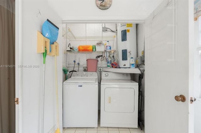 1064 E Lakes Dr, Deerfield Beach, FL 33064