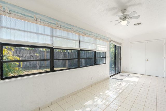 1064 E Lakes Dr, Deerfield Beach, FL 33064