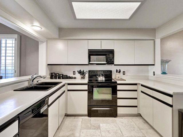 458 Evergreen Ash, Palm Desert, CA 92211