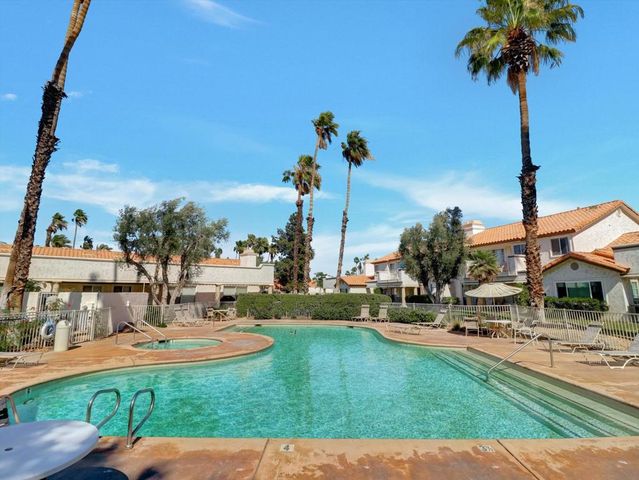 458 Evergreen Ash, Palm Desert, CA 92211