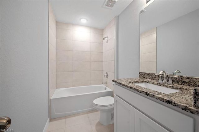 2002 NW 13th PL, Cape Coral, FL 33993