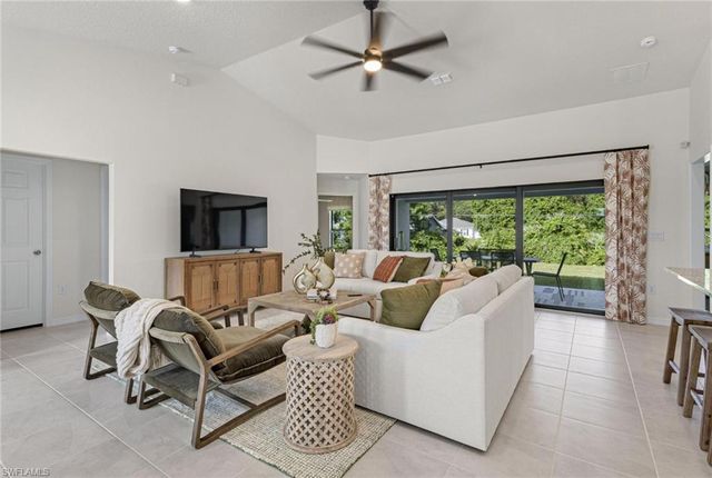2002 NW 13th PL, Cape Coral, FL 33993