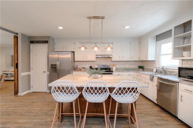 736 Leonard LN, Newport News, VA 23601