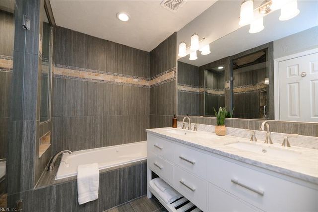 736 Leonard LN, Newport News, VA 23601