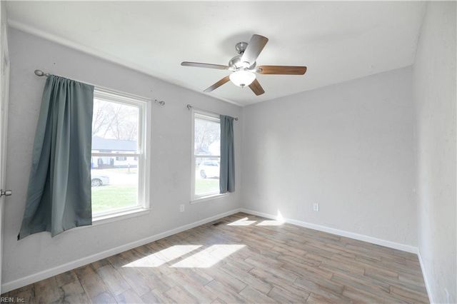 736 Leonard LN, Newport News, VA 23601