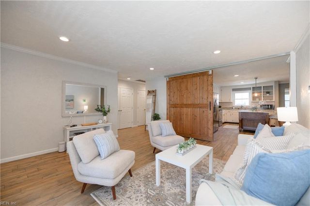 736 Leonard LN, Newport News, VA 23601