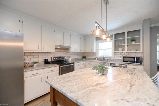 736 Leonard LN, Newport News, VA 23601