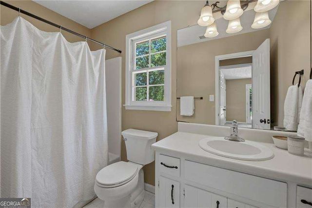 2526 Ashworth Lake Road, Snellville, GA 30078